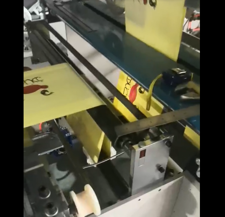 拉鏈袋製袋機之手提袋（dài）